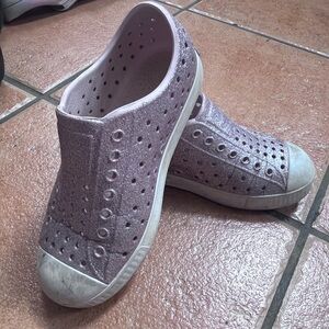 Kids pink sparkle Native shoes C11
